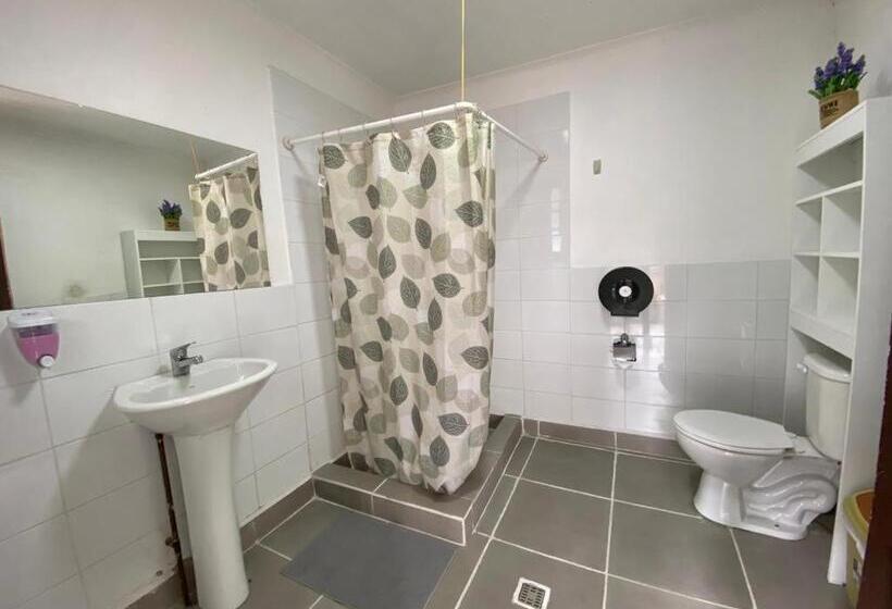 פנסיון Hostal La Casona