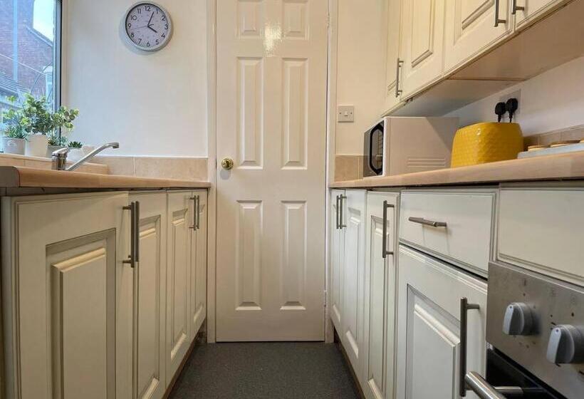 بنسيون Keary Entire House. 3 Beds. Bright And Cheerful