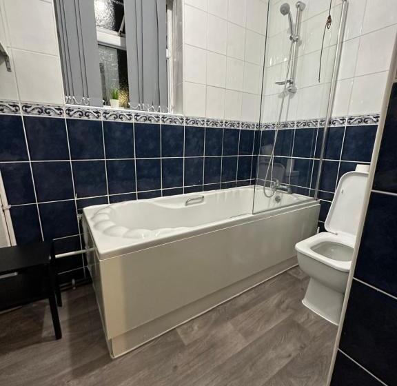 ペンション Parkside House