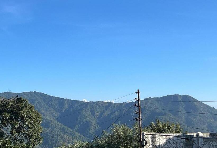 ペンション Pineview Orchard