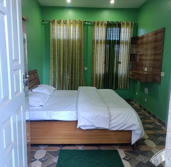 ペンション Pineview Orchard