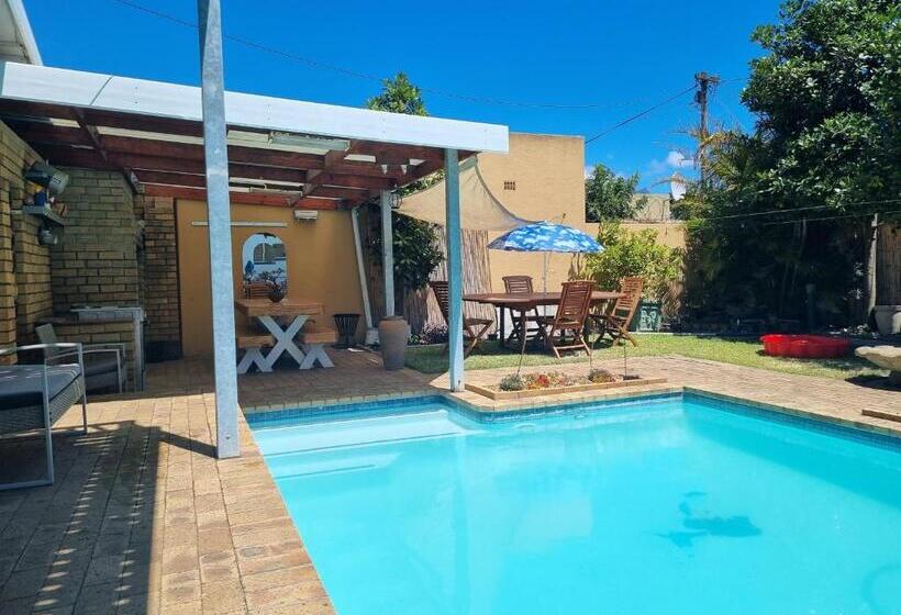 פנסיון Tranquil Paradise