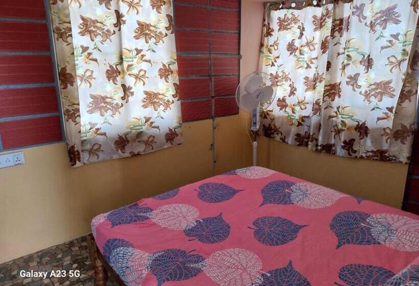 Пансион Decent Couples & Decent Friends Room