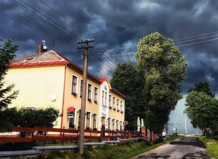 بنسيون Restaurace A Hotel U šimáka Radostín