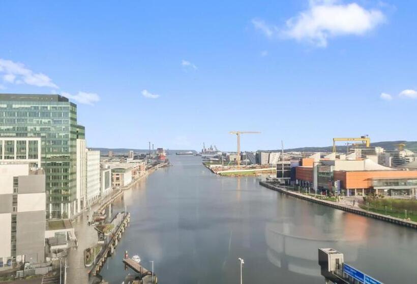 פנסיון River View Private Room In Apartment