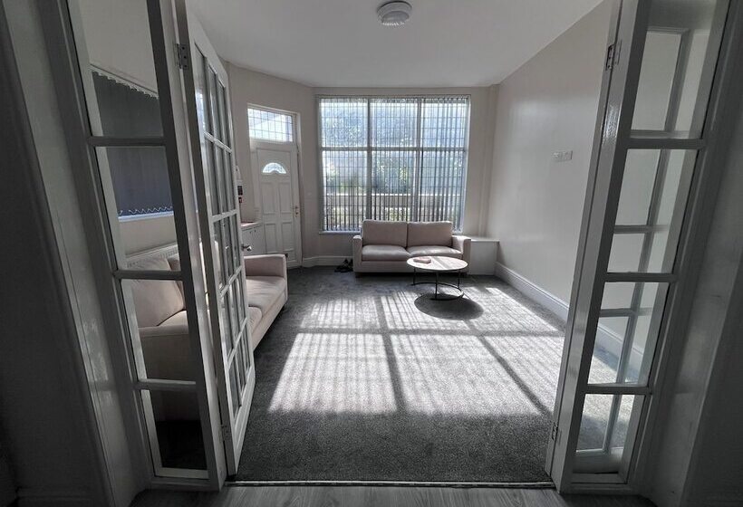 פנסיון Riverside By Teil