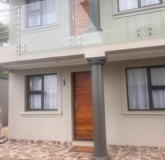 פנסיון Roadview Suites