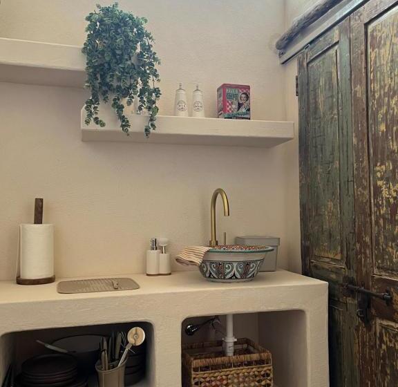 پانسیون Suite Zorah