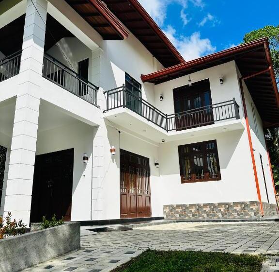 ペンション The Kandyan Secret Villa   Free Pick Up From Kandy Railway Station