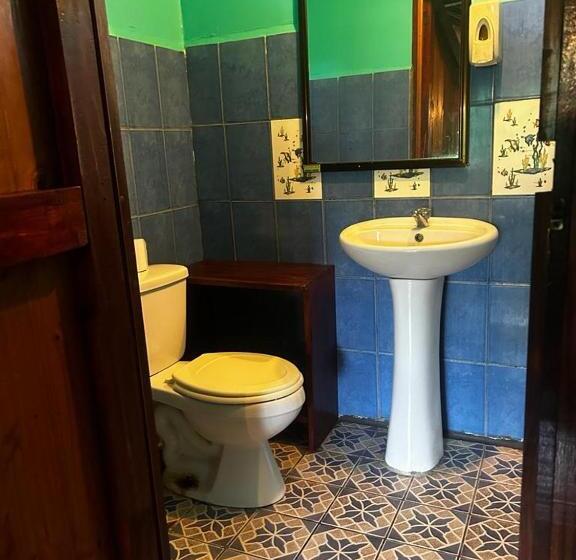 ペンション The Monkey Trail Hostel