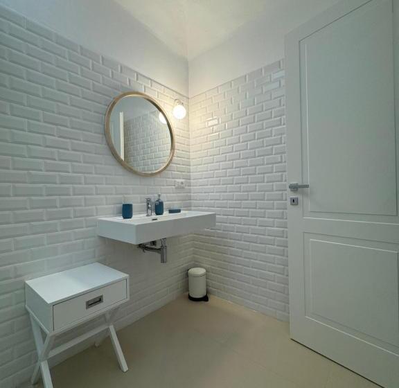 Пансион Titti Guest House