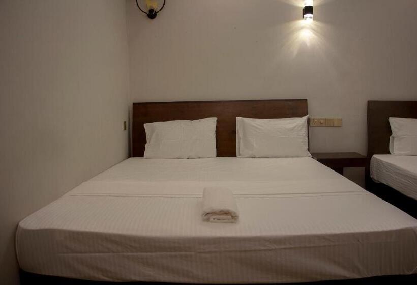 פנסיון Varinias Beach Villa