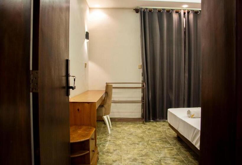 بنسيون Varinias Beach Villa