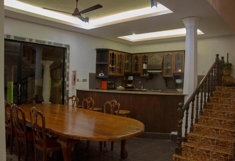 بنسيون Varinias Beach Villa