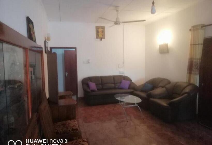 펜션 Villa7 Weligama