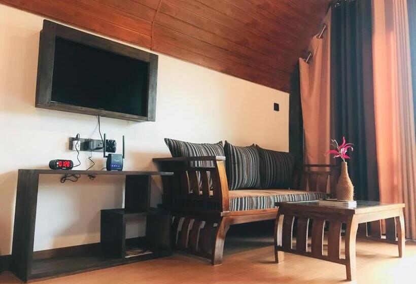 ペンション Water Side Cabin