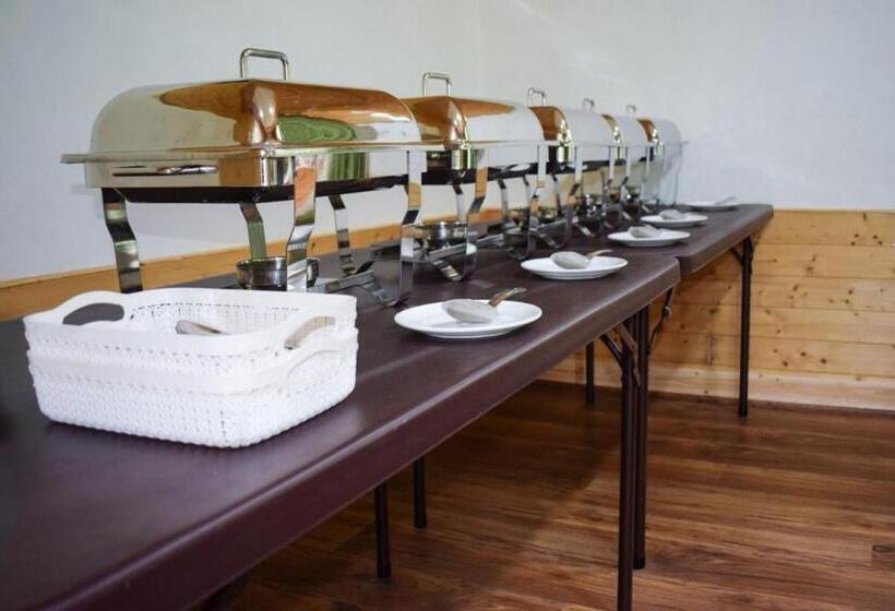 Курорт The River Front Luxury Cottage By Stay Pattern