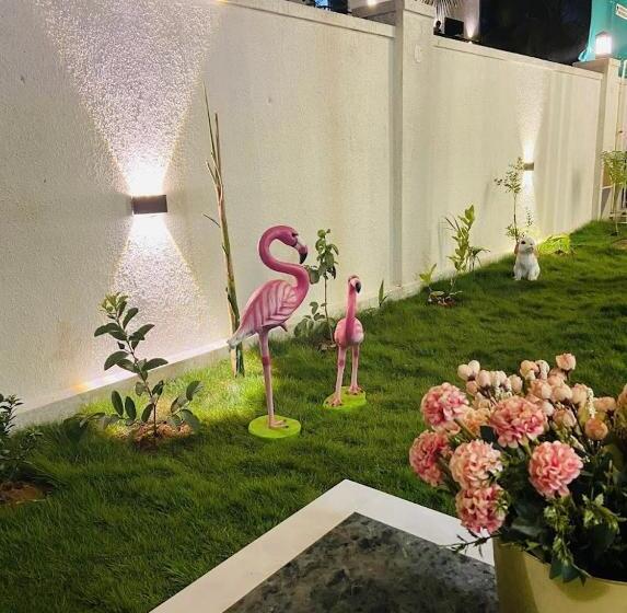 منتجع The White Pearl Villa