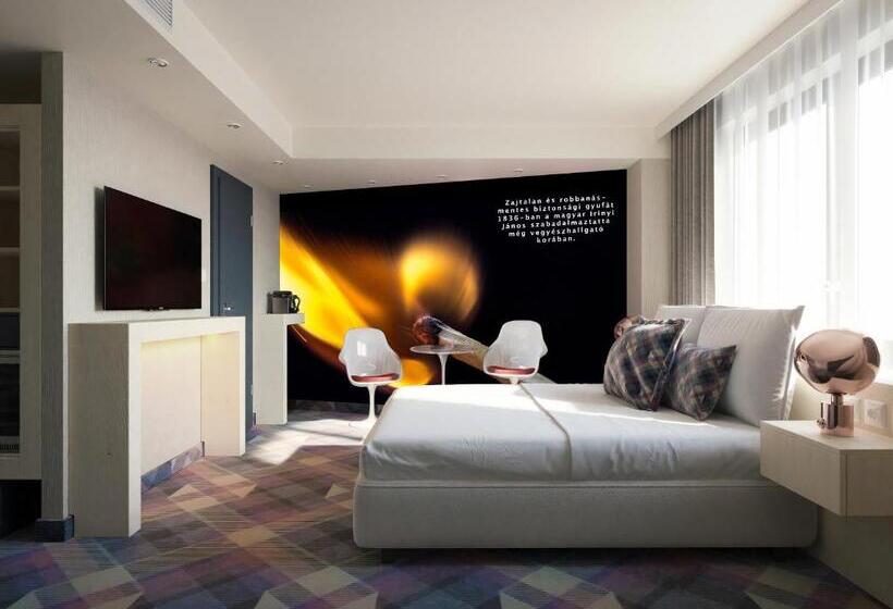 Science Hotel Prémium