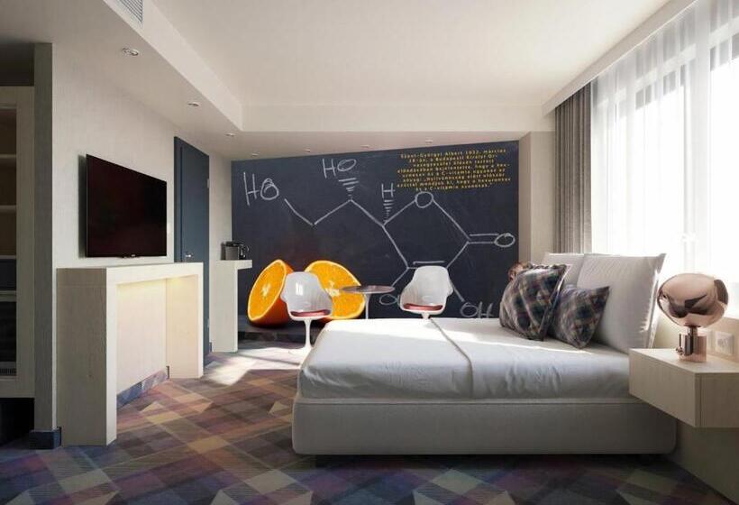 Science Hotel Prémium