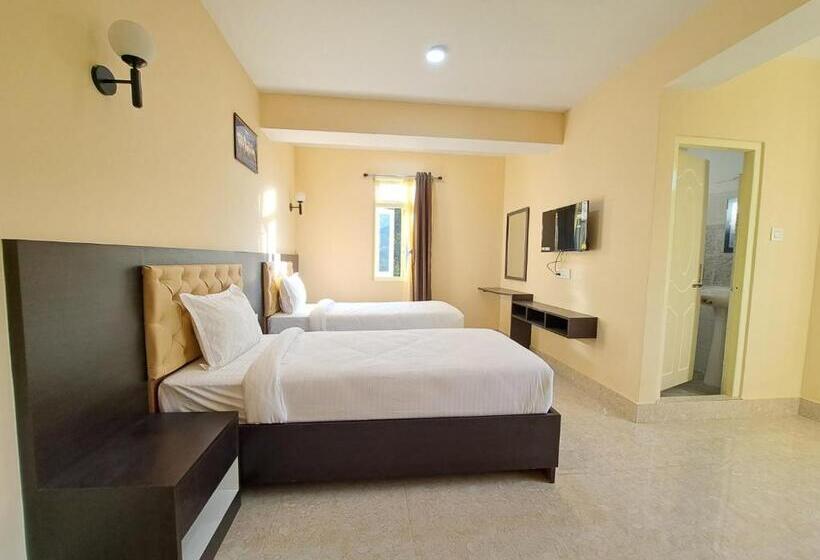 Snow White Retreat Hotel& Restaurant