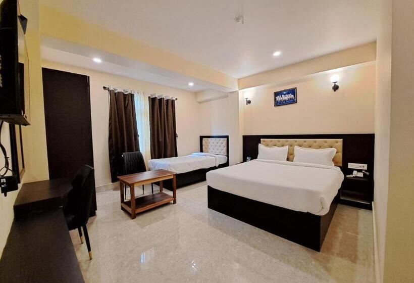 Snow White Retreat Hotel& Restaurant