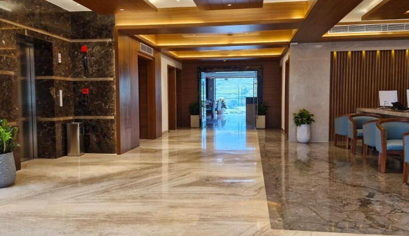 The Grand Cliff Resort Munnar