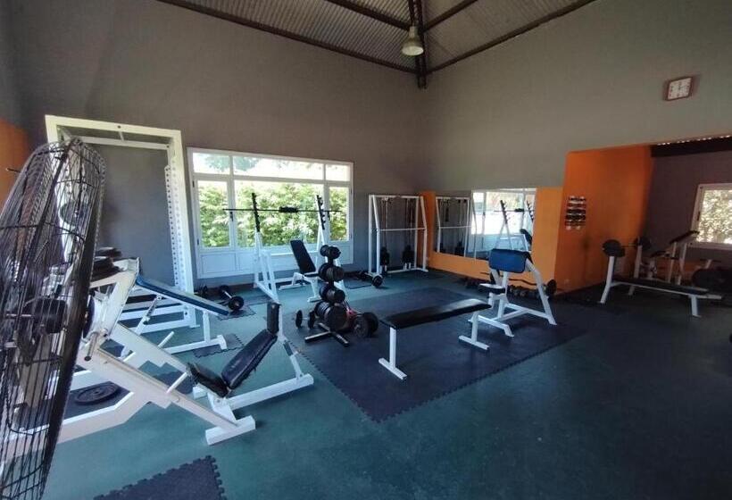 Verónica Lawn Tennis Hotel & Resto