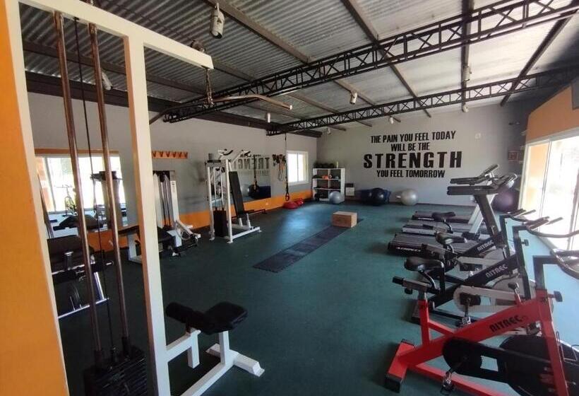 Verónica Lawn Tennis Hotel & Resto