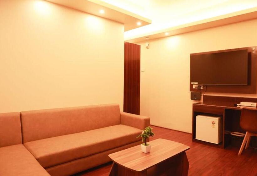 Xcelsior Hotel & Spa