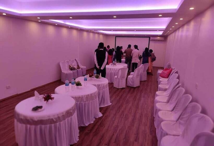 Xcelsior Hotel & Spa