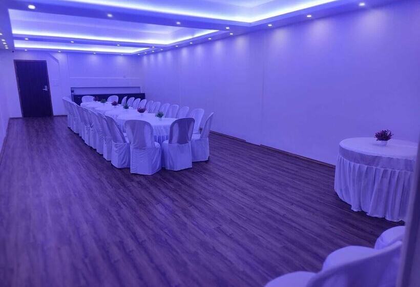 Xcelsior Hotel & Spa