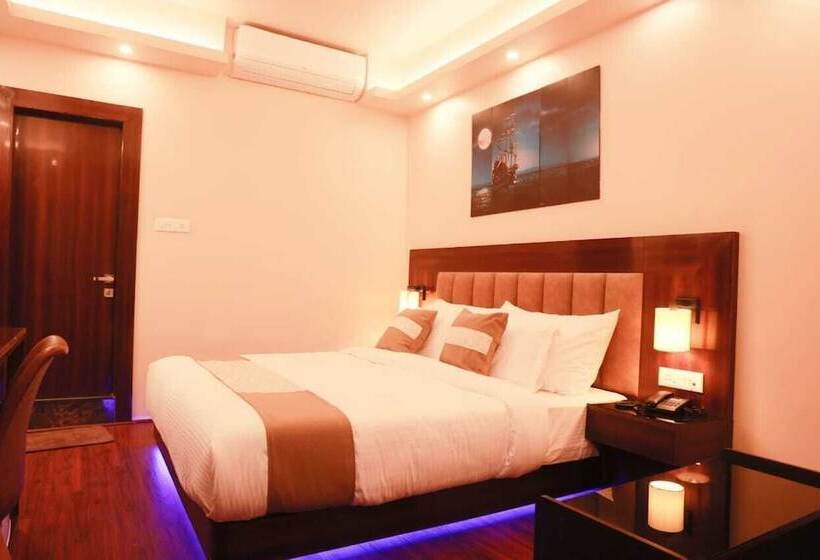 Xcelsior Hotel & Spa