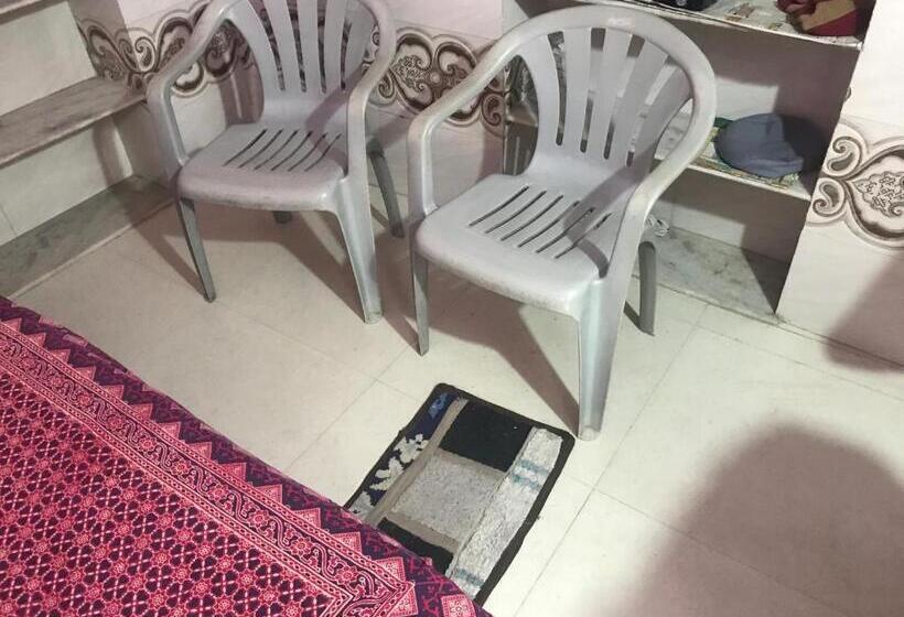 فندق صغير Bharti Bhawan