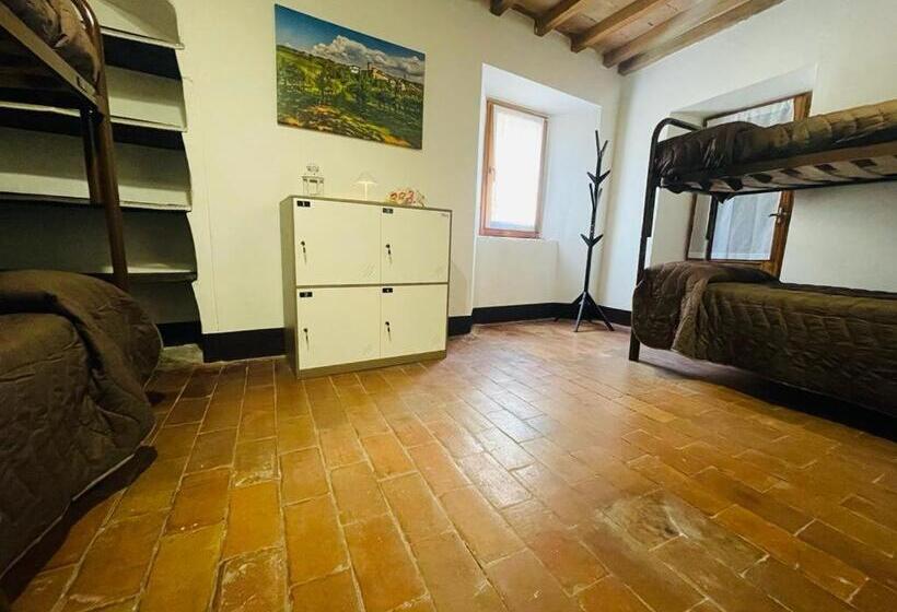 Общежитие Casa Del Viandante Borgo Dei Sassi Di Roccamalatina