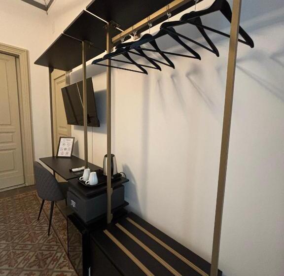 Celeste Rooms Bed And Breakfast