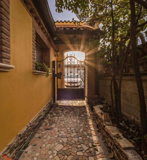 ベッドアンドブレックファースト La Loggia