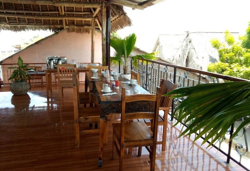 민박 Nutmeg House Zanzibar