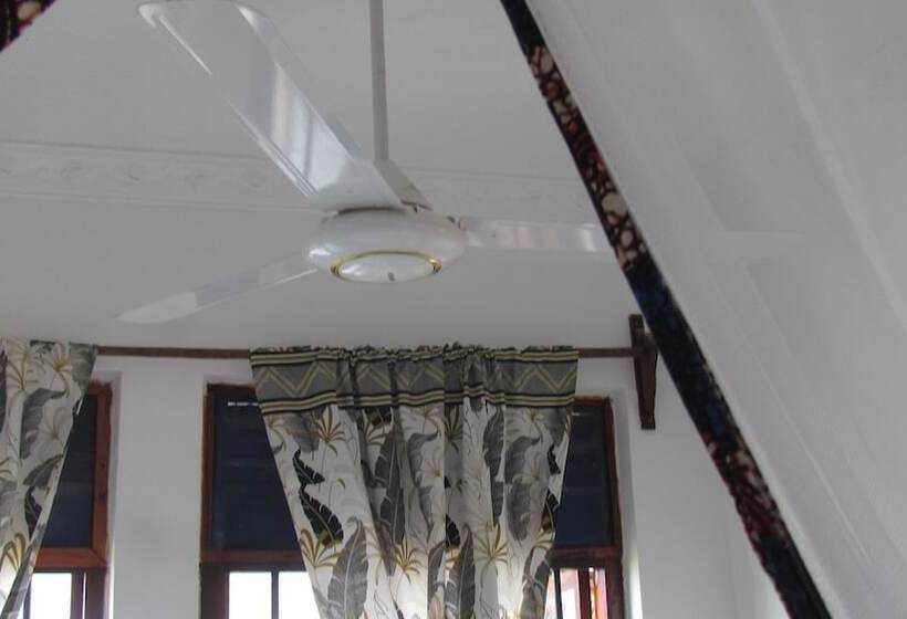 민박 Nutmeg House Zanzibar