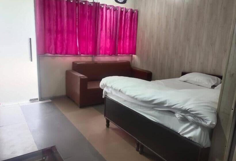 Collection O Harsh Hotel & Restaurant