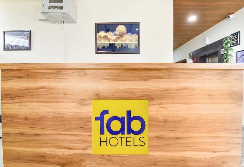Fabhotel Living