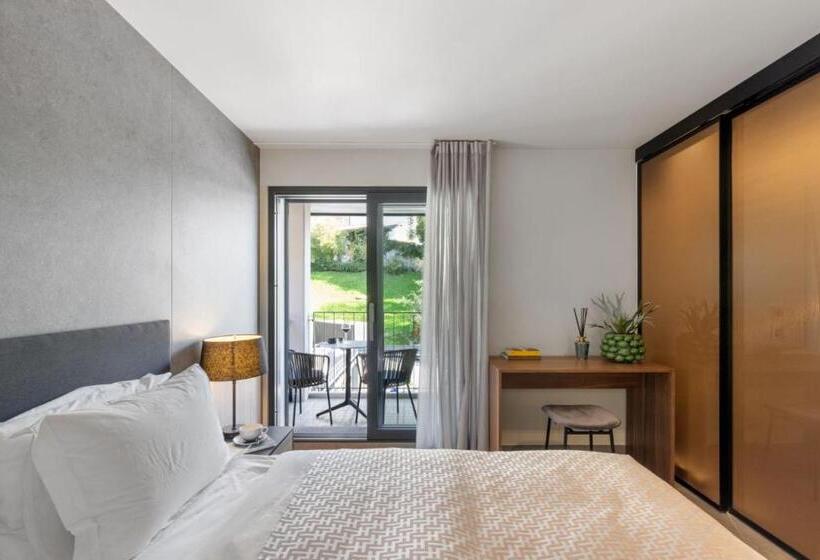 בית מלון כפרי 3 Vie Restaurant & Rooms