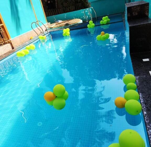 هتل 36 Yard Beach Cottages