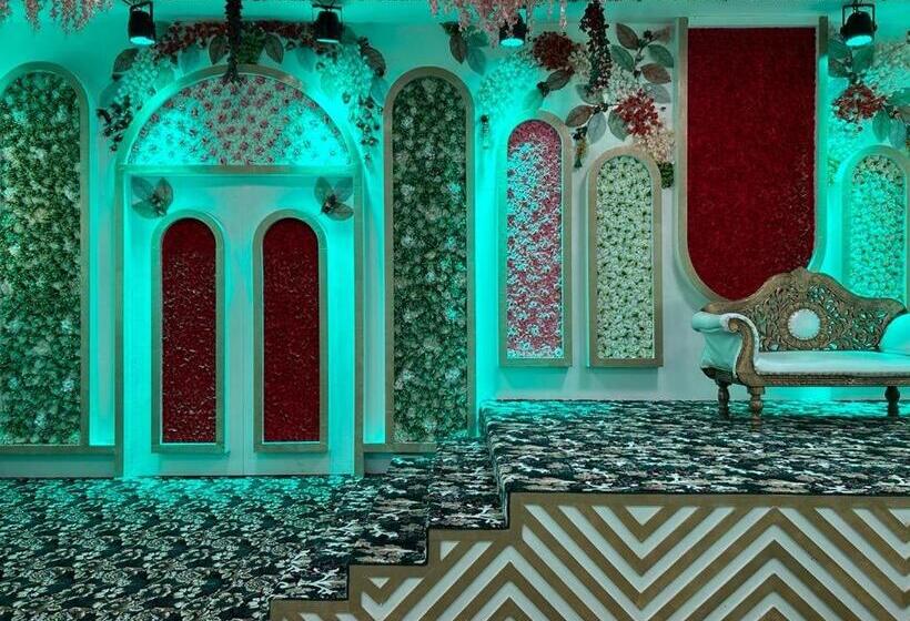 호텔 4 Seasons Resort By Jain Residency