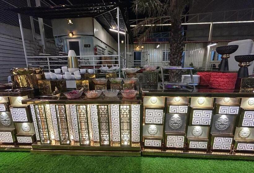 בית מלון כפרי 4 Seasons Resort By Jain Residency