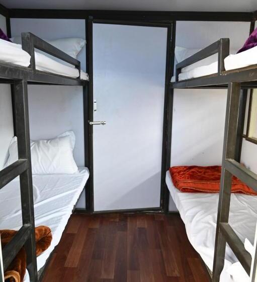 호텔 4 Seasons Resort By Jain Residency