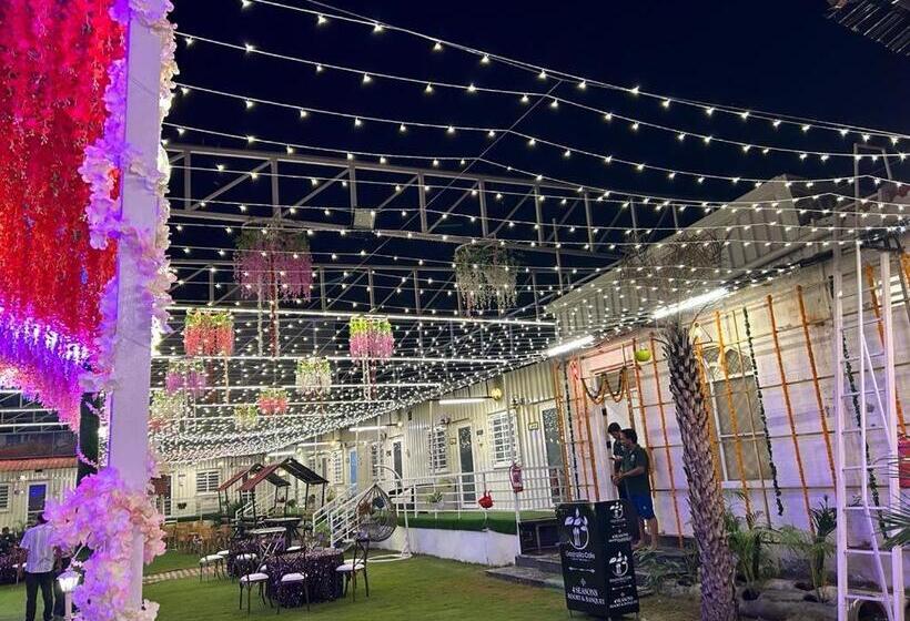 호텔 4 Seasons Resort By Jain Residency