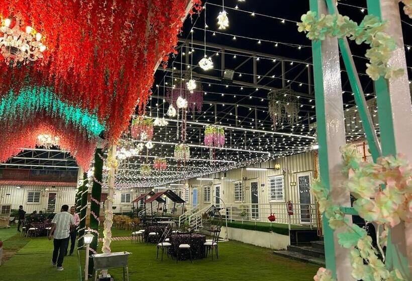 호텔 4 Seasons Resort By Jain Residency