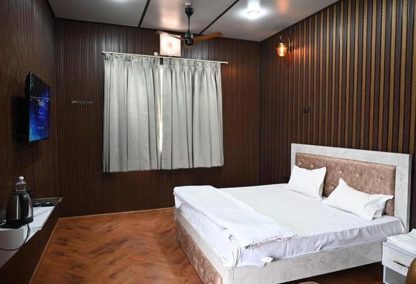 호텔 4 Seasons Resort By Jain Residency