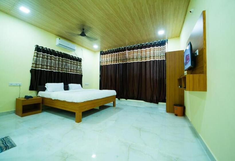 בית מלון כפרי Aarav Aloha Resort